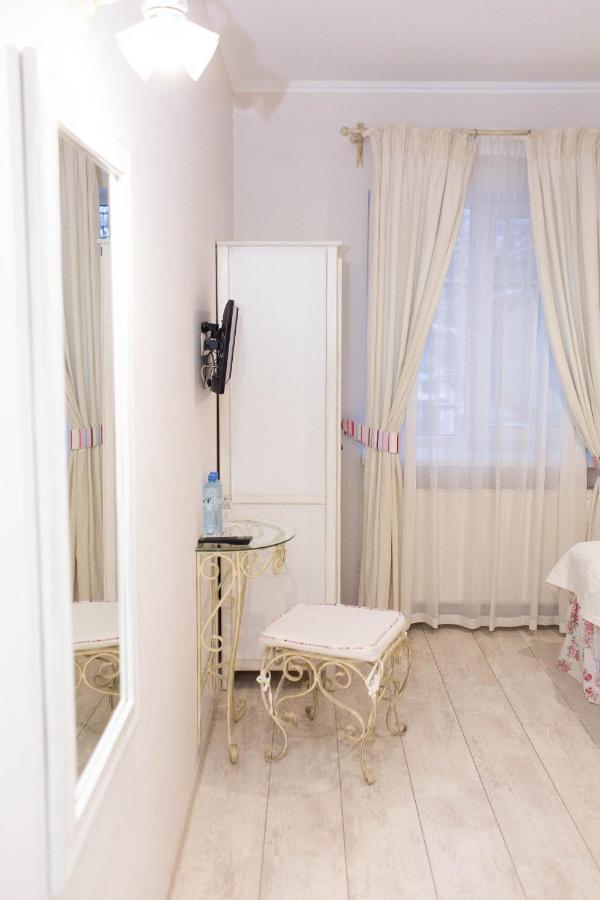 Hotel Lambert Berehove  Esterno foto